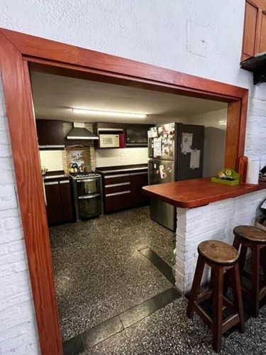 Se Vende Imperdible Casa En Cordon 4 Dormitorios Y Garaje!