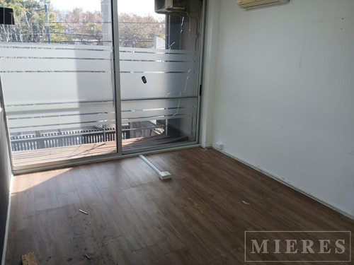 Excelente Oficina De 70 M2 En Alquiler En San Isidro