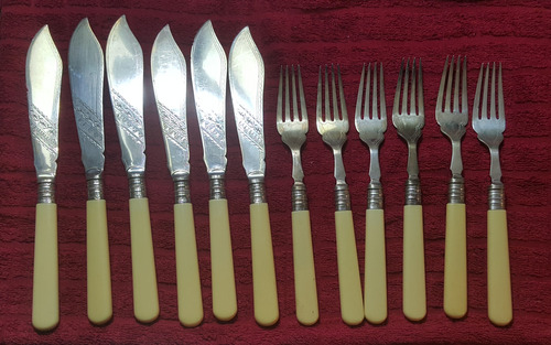 Cubiertos De Pescado 12 Piezas Con 6 Cuchillo Y 6 Tenedores (Usado)