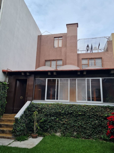 Casa En Venta En Las Águilas.