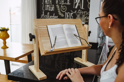 Suporte Apoio Mesa Leitura Com Prendedor De Páginas 35cm