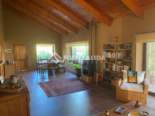 Casa En Venta De 2 Dorm. 2 Baños, Fundo Loreto En La Serena