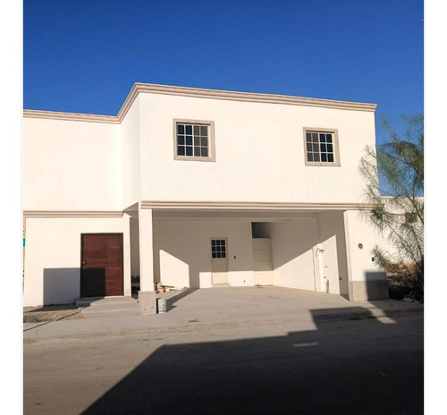 Casa En Venta En Los Arrayanes, Gómez Palacio, Durango