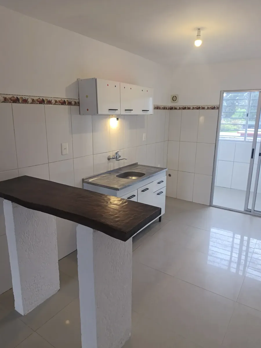 Alquiler Hermoso Apartamento De 2 Dormitorios Sobre Av. Giannattasio · Foto 2
