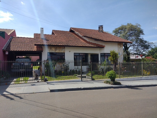Casa Alto Padrão - 900 Metros De Terreno - Carambeí-pr