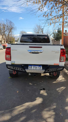 Toyota Hilux 2.8 Cd Srx 177cv 4x4 At 2017