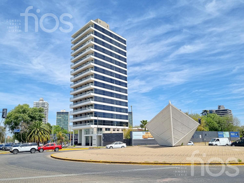 Venta Departamento De Dos Dormitorios Con Balcon, Cochera Y Amenities En Puerto Norte