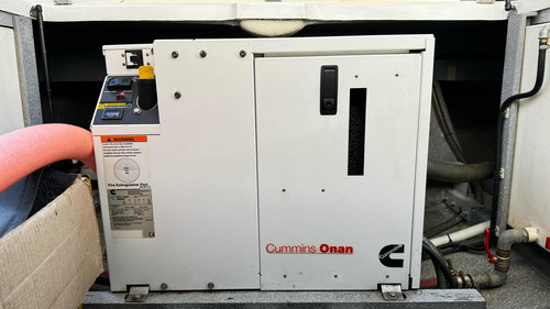 Custon 38-2011-2 Iveco 230hp L/eje- 500 Horas-impecable