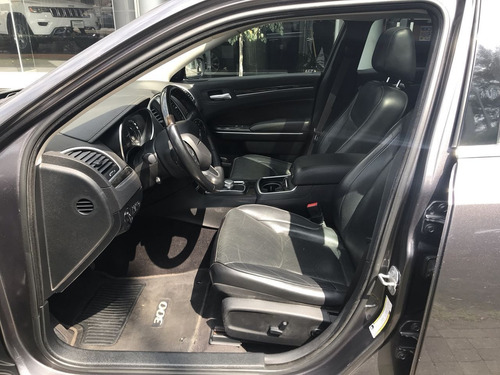 Imagen 13 de 15 de Chrysler 300 2017 V6 Pentastar At