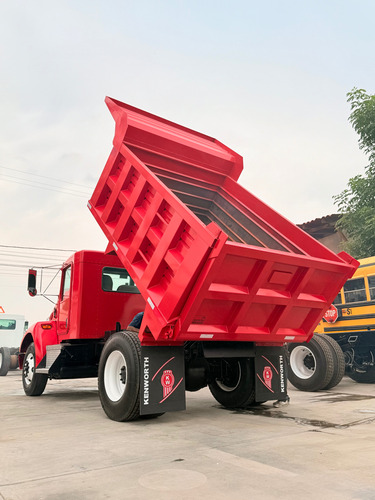 Camión Volteo 7 M3 Kenworth T300.