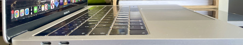 Macbook Pro 13 Touch Bar I 8gb Ram I 512 Ssd Plata (2018) (Usado)
