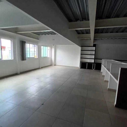 ¡oportunidad Única En Las Arboledas! Edificio De Uso Mixto En Renta,.