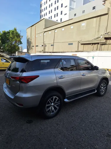Toyota Fortuner 2.7l Mid