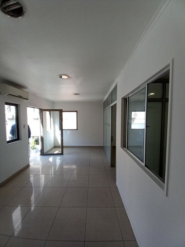 Local Bellas Artes En Edifico 3 Pisos Total 1.185 M²