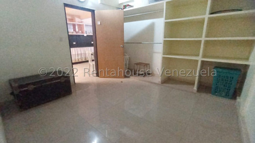 Linda Y Conservada Casa En Urbanismo Privado La Piedad Norte Cabudare Gabriela C