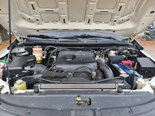 Mitsubishi L200 2.5cc MT AA 4X4