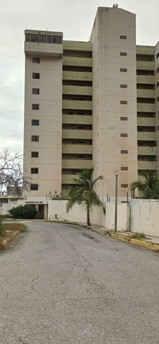 Imagen 2 de 12 de Apartamento Espacioso Y A Buen Precio Con Vista Al Mar