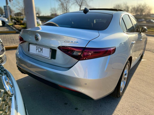 Imagen 12 de 21 de Alfa Romeo Giulia 2021 2.0 200cv 200 Distinctive
