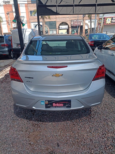 Imagen 5 de 15 de Chevrolet Onix Joy