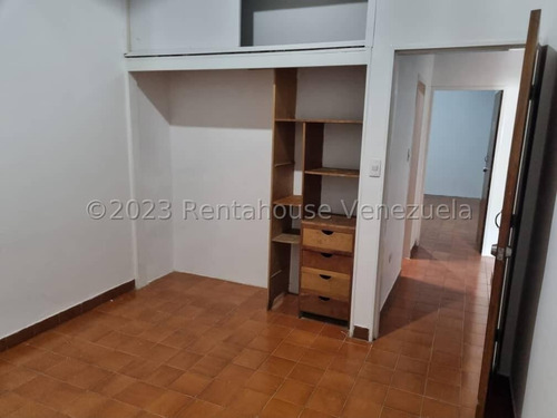 Local Comercial En Venta En Nueva Segovia Barquisimeto Lara -- %%m-c-t%% Cod. 24 Guion 3 7 5 9