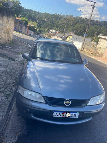 Chevrolet Vectra 2.2 Milenium 4p