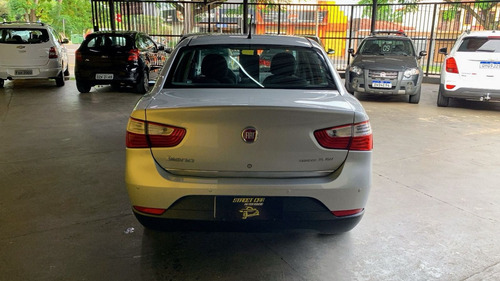Fiat Grand Siena 1.6 16v Essence Flex 4p