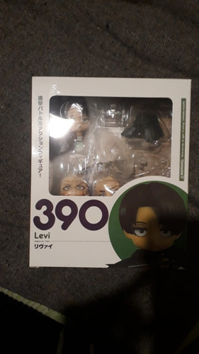 Figura Shingeki No Kyojin - Levi (Usado)