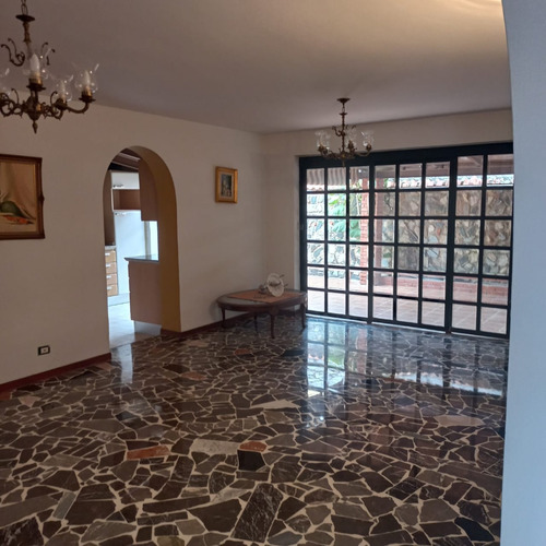 Venta De Casa En Urb San Luis Con Garita De Seguridad