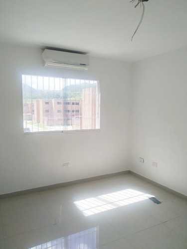 Imagen 3 de 12 de Moderno Apartamento Urb. Canaima Iv