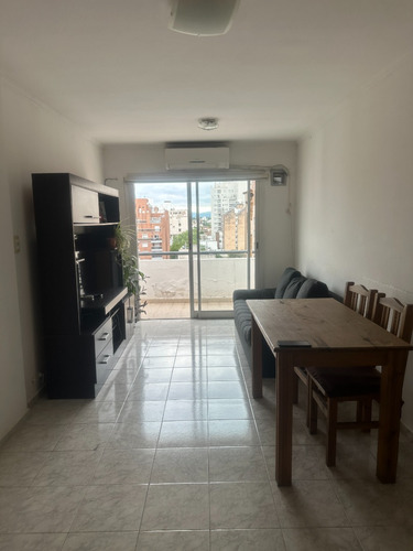 Departamento 2 Dormitorios En Artigas, 50 Mts Bv San Juan