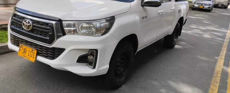 Toyota Hilux 2,4 - Fur101