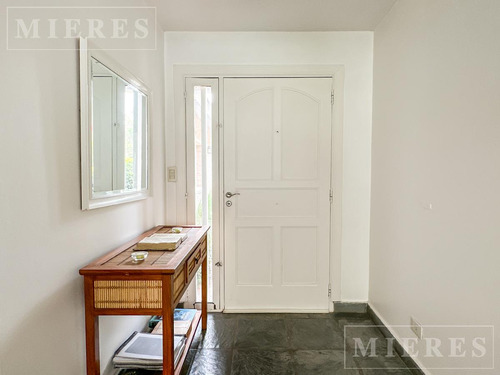 Muy Linda Casa En Venta En Laureles