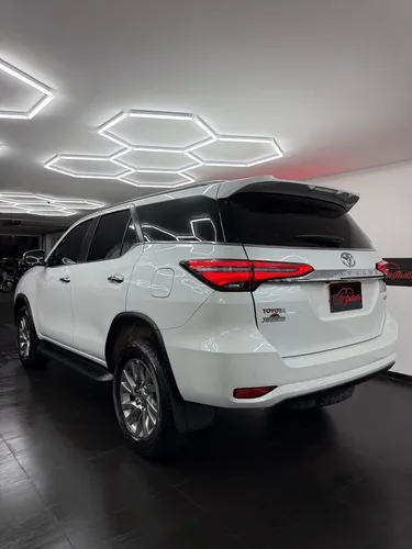 Toyota Fortuner Srv Diésel 2.4 4x2
