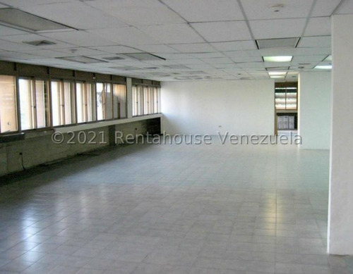  Vendo   Oficina En  Obra  Gris Para Ser Remodelada  En  Centro Plaza    Los Palos Grandes !!