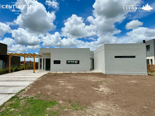 Casa En Venta A Laguna En San Sebastian - A Estrenar