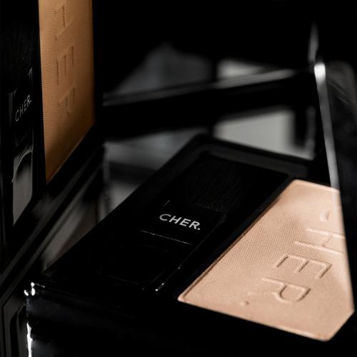 Base de maquillaje en polvo Cher. Cher Beauty PERFECTING POWDER COMPACT PERFECTING POWDER COMPACT tono 1- beige claro - 4.5g