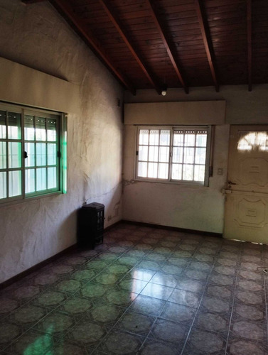 Venta Casa En De Vicenzo Grande Pilar