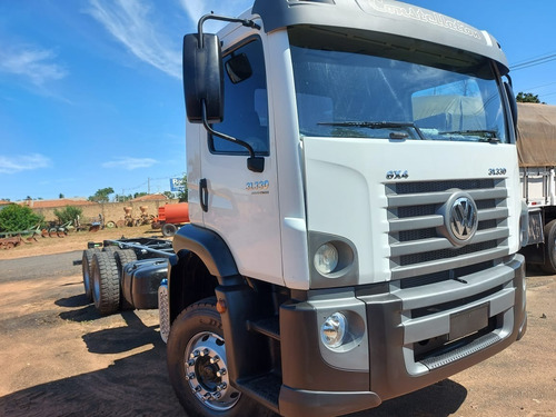 Imagem 6 de 9 de Caminhão Volks Vw 31330 6x4 Traçado Ano 2013 Revisado.