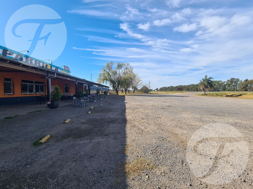 Oportunidad De Inversión En San Pedro Sobre Ruta 9 I Parador La Granja Con Salón Para 850 Comensales I Con Bajada Oficial Sobre Rn9 I Una Casa Con Pileta