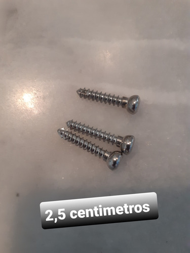 Platina Y Tornillo De Titanio Para Fractura Tibia Y Perone (Usado)