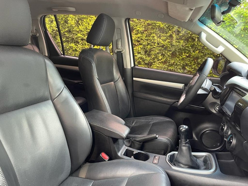 Toyota Hilux 2.4l Diesel 4x4 Mecánica Trd