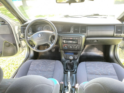 Chevrolet Vectra 2000 2.2 Gl 4p