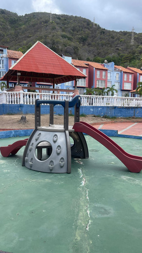 Apartamento En La Guaira Con Piscina