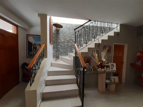 Imagen 8 de 14 de Eloisa Mejia Rentahouse Vende Townhoouse En Mañongo Naguanagua 22-2665