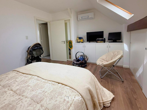 Ph En Venta - 4 Ambientes - Zona Puerto