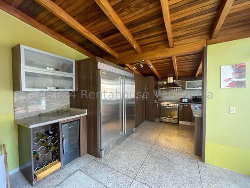 Hermosa Casa Quinta En Venta En El Piñal El Limon Conjunto Cerrado Con Piscina Area Parrilla Clima De Montaña Amplios Espacios Dos Cocinas Modernas Estef 24-14961