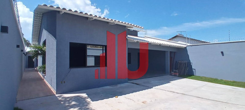 Imagem 3 de 15 de Confortável Casa Com 180m² De Área Const. Lote 360m² Na 605 Sul - 192