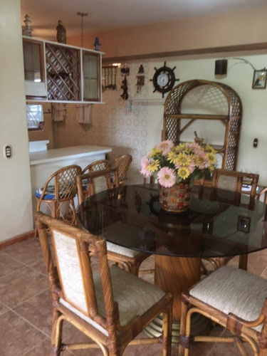 Imagen 3 de 9 de Apartamento En Alquiler Vacacional En Macuto, Residencias Camuri Chico, Av. La Playa Parroquia Macuto, Bajada Del Playon Edo. La Guaira.