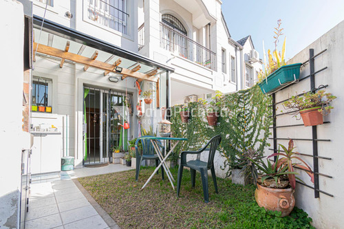 Venta Duplex 4 Ambientes Con Patio Y Cochera En Villa Sarmiento.