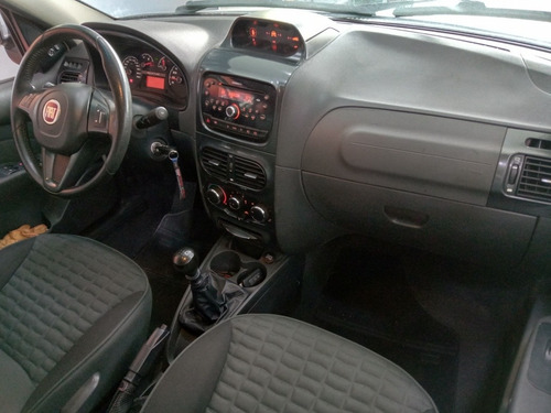 Imagem 8 de 10 de Fiat Weekend 2018 1.8 16v Adventure Flex 5p